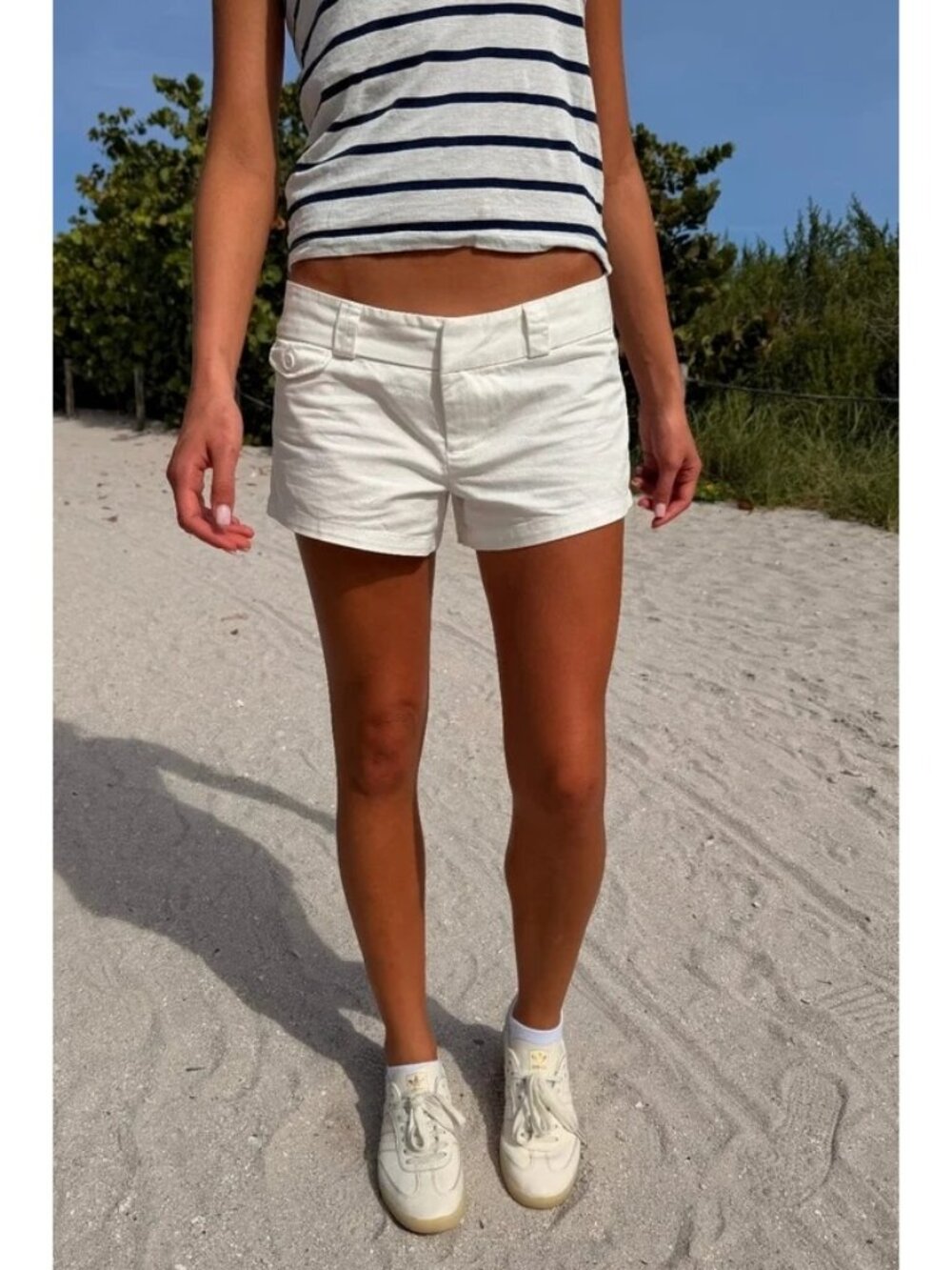 Khakis By Gap Chino Shorts Size 4 Low Rise White Flat Front White